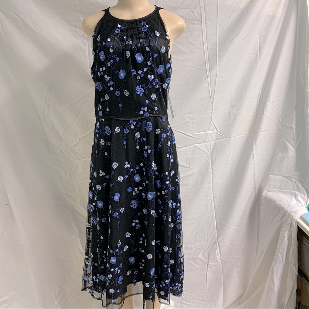 Tahari black and ovary dress. Size USA 10, Europe 40, UK 14